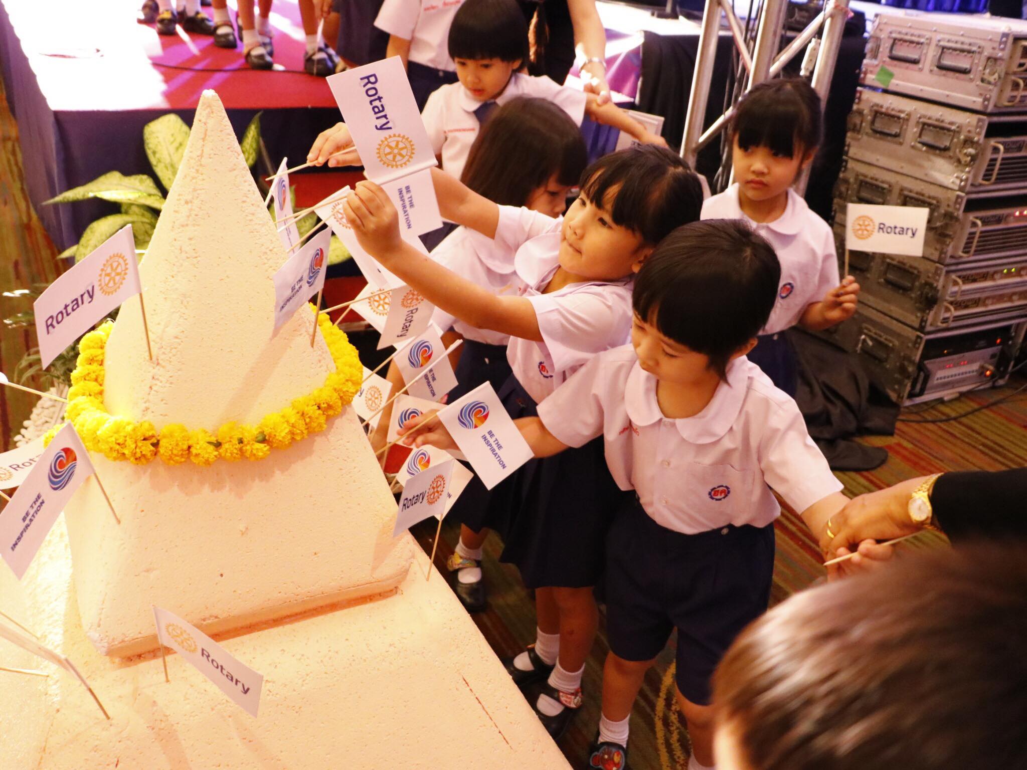  การแสดง ของเด็กๆชาวขอนแก่น ในพิธีเปิดงานสัมมนา